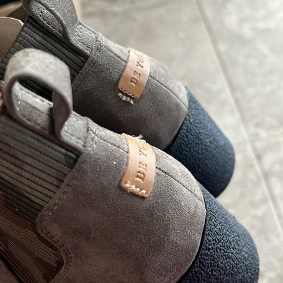 Dr. Scholl's Lean In Wedge Chelsea Boots Olive, Size 11, New in Box - Picture 7 of 12